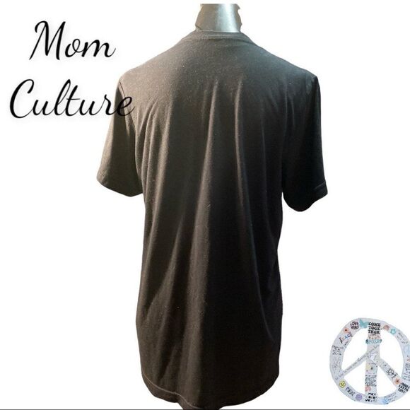 𝅺$ 5 $ add on - Mom Culture. Black & pink support your fellow mama kind tshirt. - Picture 3 of 6